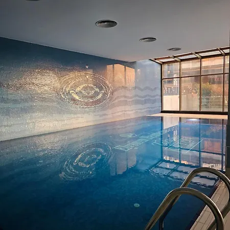 Taksim Perfect Residence, 3 Bedrooms, Pool, Sauna, Gym イスタンブール
