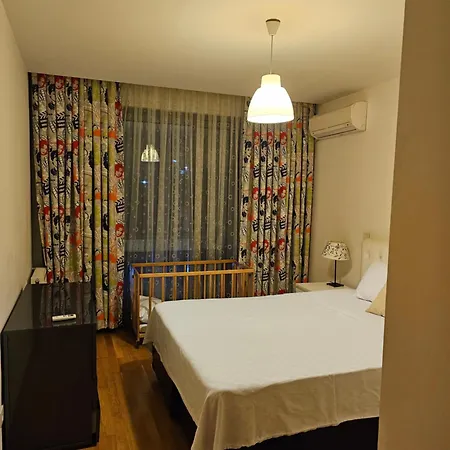 Taksim Perfect Residence, 3 Bedrooms, Pool, Sauna, Gym Istanbul