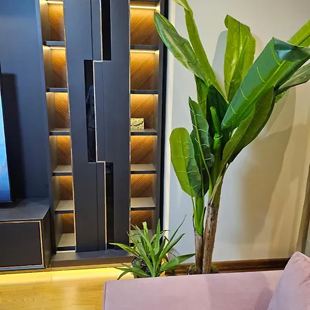 Taksim Perfect Residence, 3 Bedrooms, Pool, Sauna, Gym Istanbul