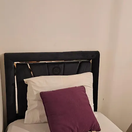 Apartment Taksim Perfect Residence, 3 Bedrooms, Pool, Sauna, Gym Istanbul