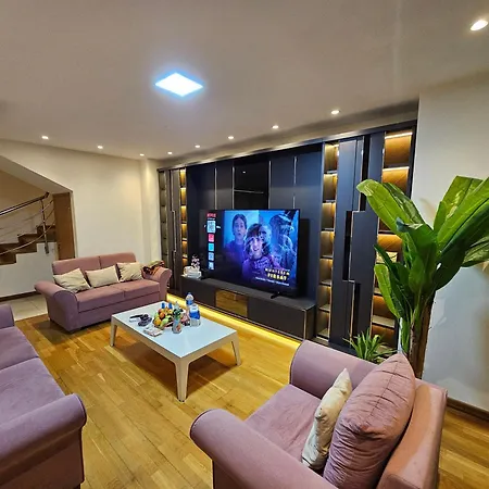 Taksim Perfect Residence, 3 Bedrooms, Pool, Sauna, Gym * Istanbul