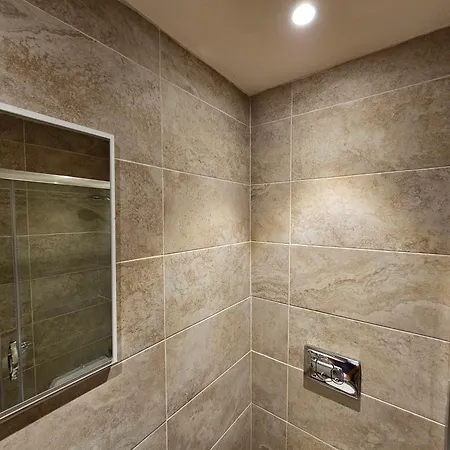 Taksim Perfect Residence, 3 Bedrooms, Pool, Sauna, Gym Apartment Istanbul