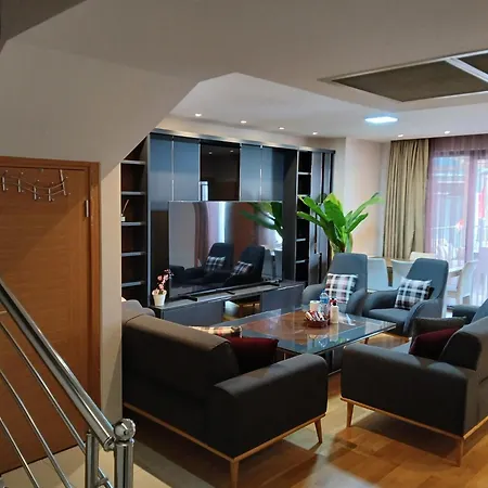 Taksim Perfect Residence, 3 Bedrooms, Pool, Sauna, Gym Daire İstanbul