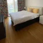 Taksim Perfect Residence, 3 Bedrooms, Pool, Sauna, Gym Lejlighed Istanbul