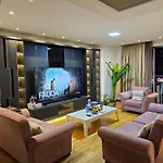 Taksim Perfect Residence, 3 Bedrooms, Pool, Sauna, Gym Istanbul