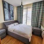 Taksim Perfect Residence, 3 Bedrooms, Pool, Sauna, Gym Lejlighed Istanbul