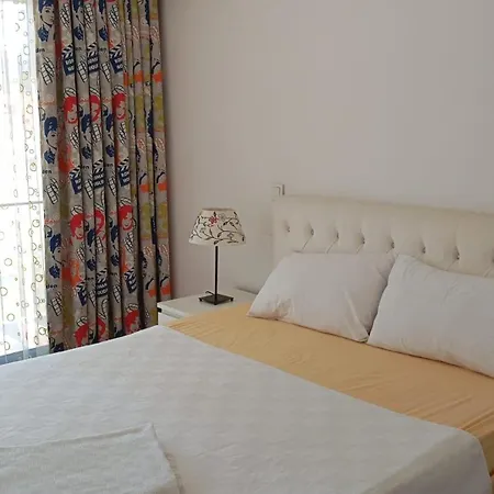 Taksim Perfect Residence, 3 Bedrooms, Pool, Sauna, Gym Apartment Istanbul