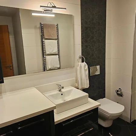 Taksim Perfect Residence, 3 Bedrooms, Pool, Sauna, Gym Apartment Istanbul